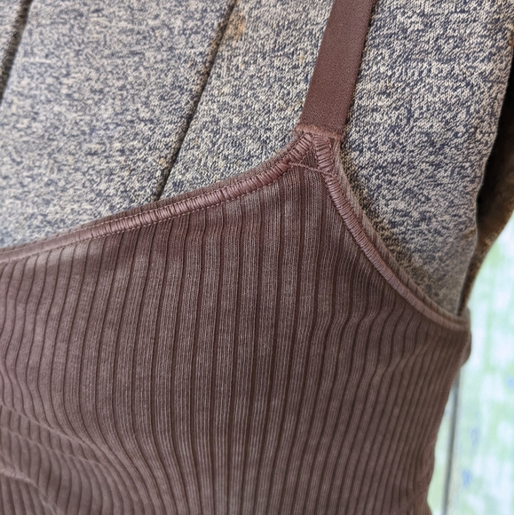 Aerie Offline bralette with ruched front, ribbed textured and grey/plum colour - Picture 4 of 8